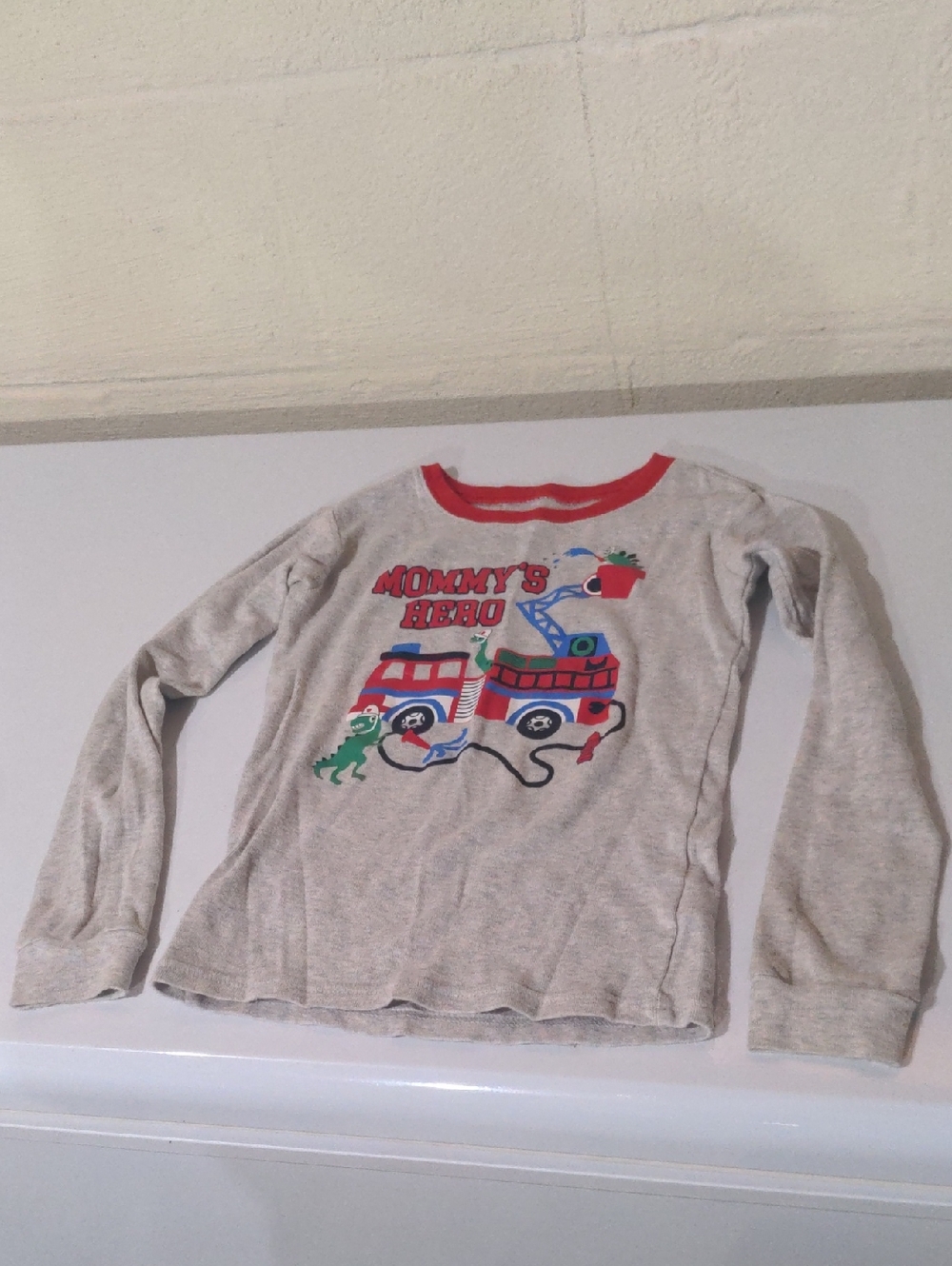 Kids’ Grey Graphic Pullover Pajama Top 'Mommy's Hero' Fire Engine Truck Dinosaur